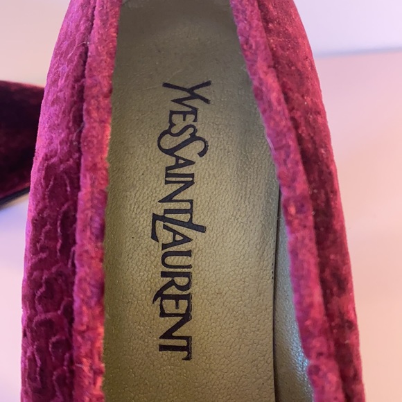 🎉HP🎉 VINTAGE - YVES SAINT LAURENT Velvet Burgundy Victorian style pumps 7.5 M - Picture 7 of 8
